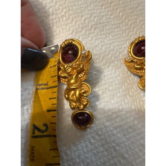 Vintage Elizabeth Taylor Avon Angel Cherub Clip-On Earrings Matte Gold Tone Red - Picture 8 of 9